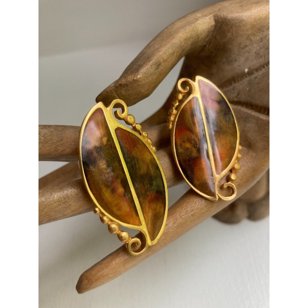Edgar Berebi Earrings Mcm Gold Tone Leaf Art Deco Swirl Enamel Post Signed